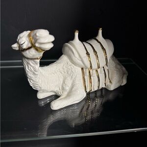 O'Well Porcelain Camel Nativity Replacement White with Gold Accents